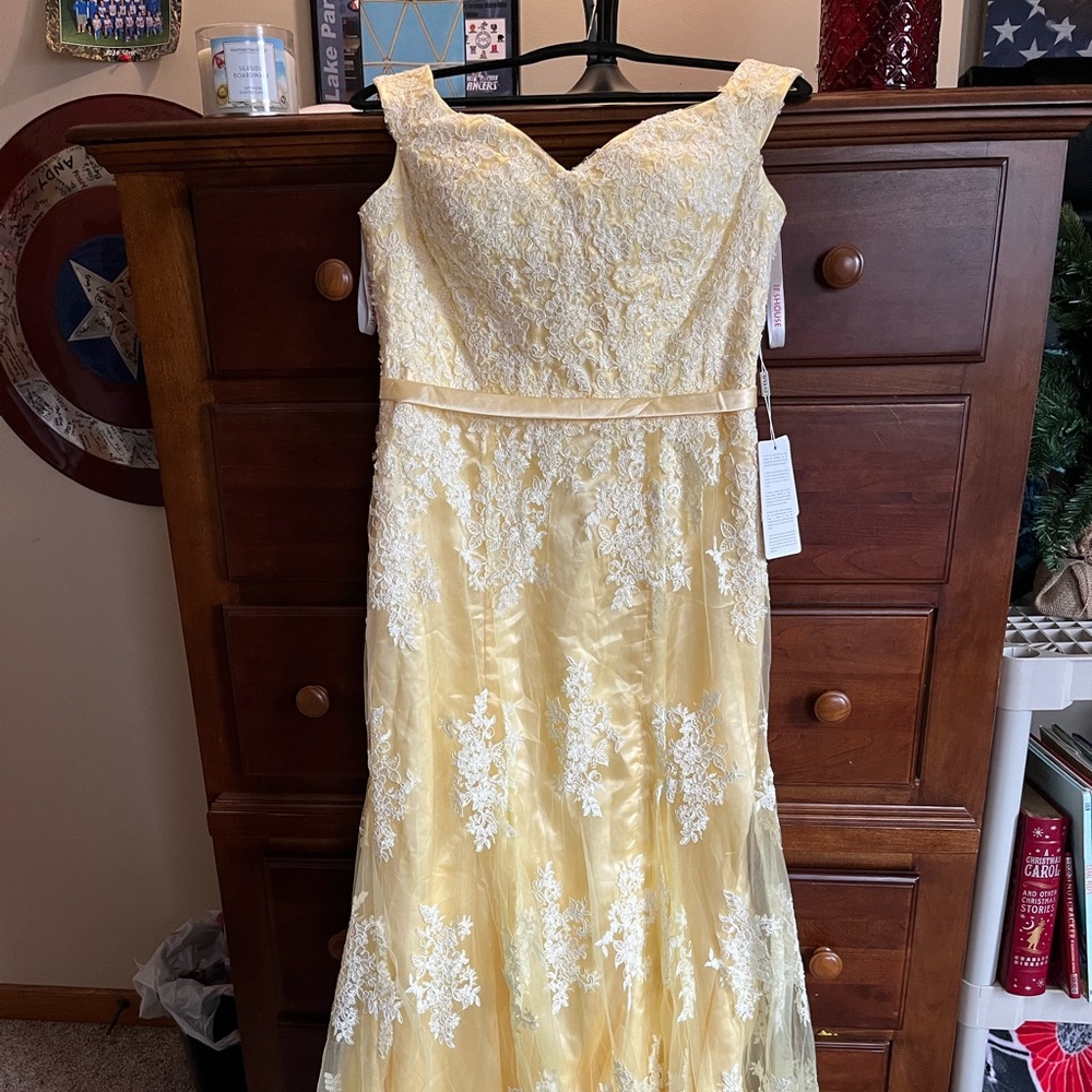 JJSHouse Yellow Lace Mermaid Off Shoulder Formal Prom Dress Size 14